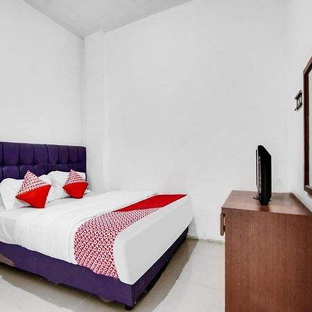 Oyo 90897 Hotel Sepupu Satria Pekanbaru Extérieur photo