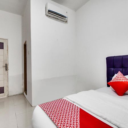 Oyo 90897 Hotel Sepupu Satria Pekanbaru Extérieur photo