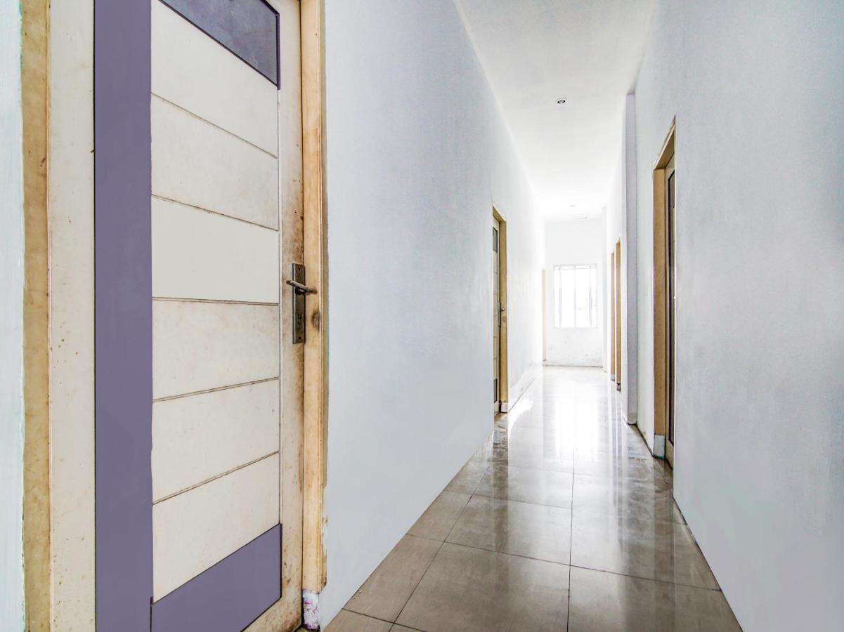 Oyo 90897 Hotel Sepupu Satria Pekanbaru Extérieur photo
