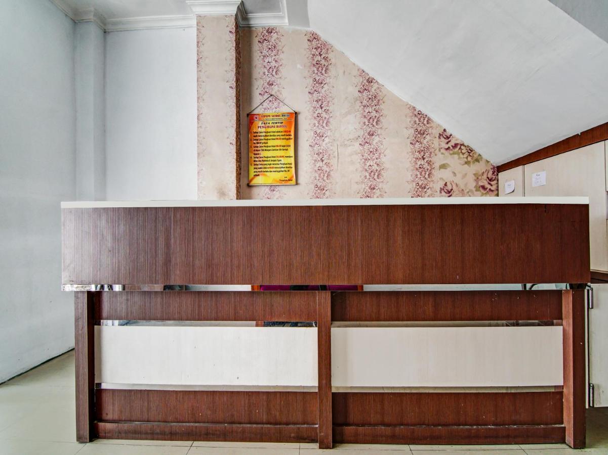 Oyo 90897 Hotel Sepupu Satria Pekanbaru Extérieur photo