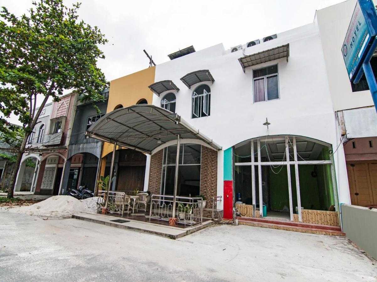 Oyo 90897 Hotel Sepupu Satria Pekanbaru Extérieur photo