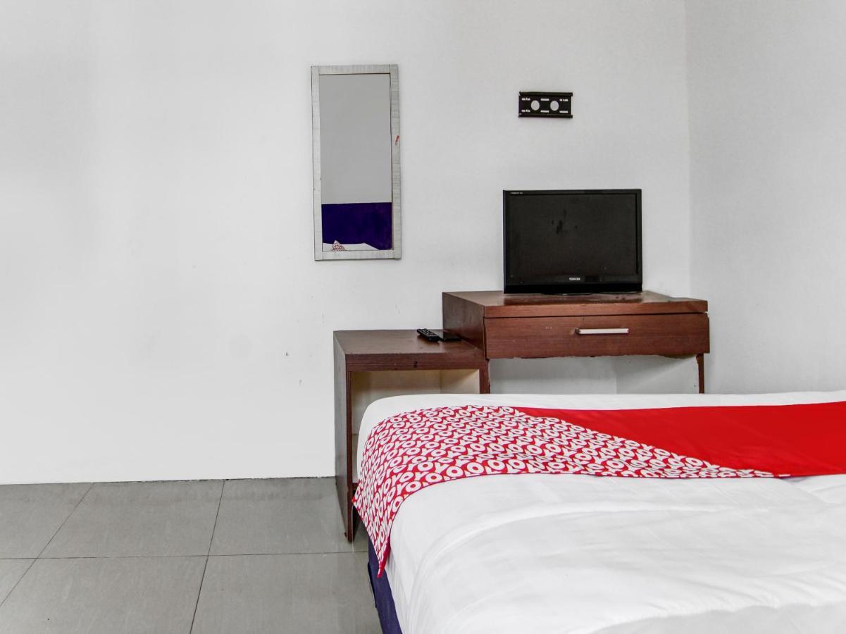 Oyo 90897 Hotel Sepupu Satria Pekanbaru Extérieur photo