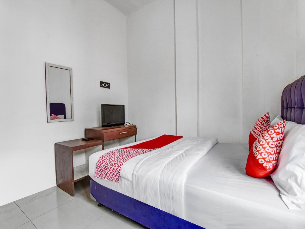 Oyo 90897 Hotel Sepupu Satria Pekanbaru Extérieur photo