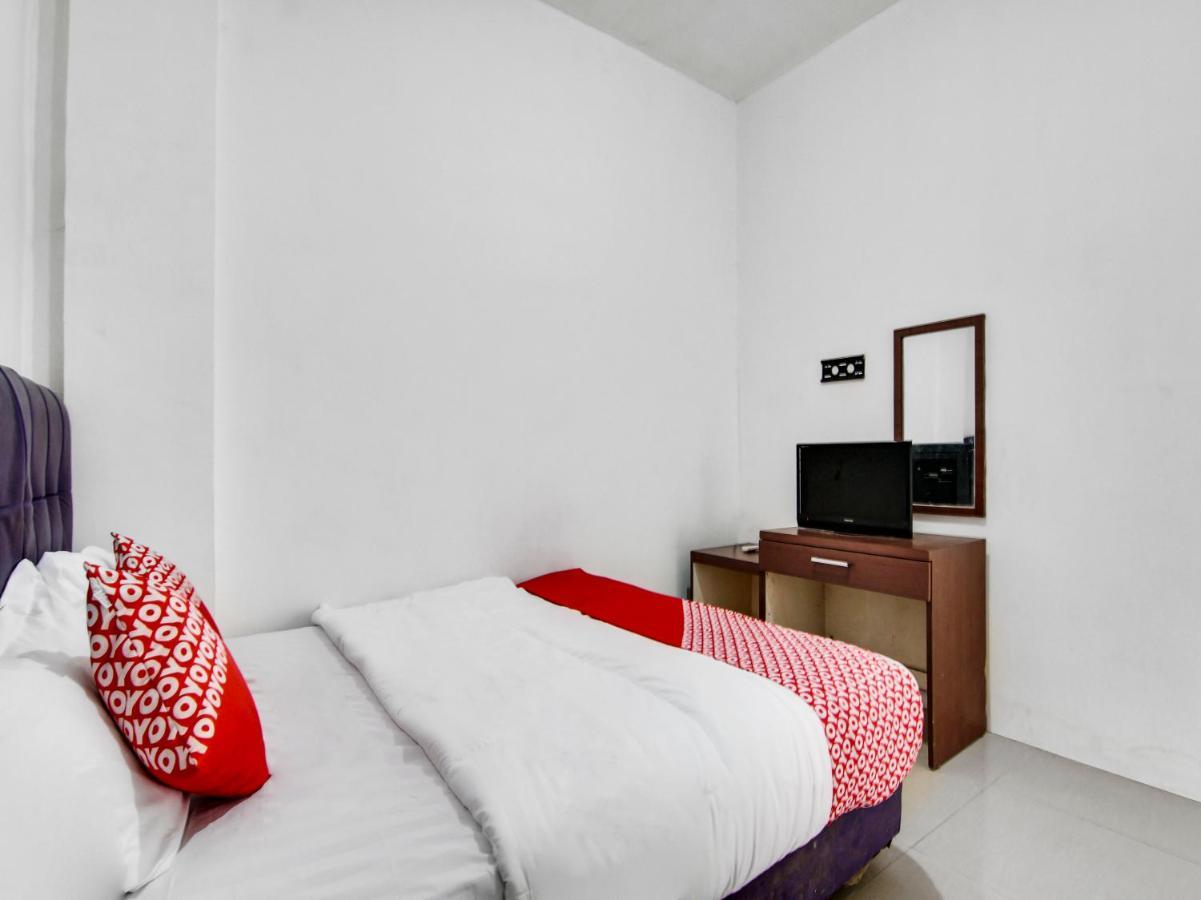 Oyo 90897 Hotel Sepupu Satria Pekanbaru Extérieur photo