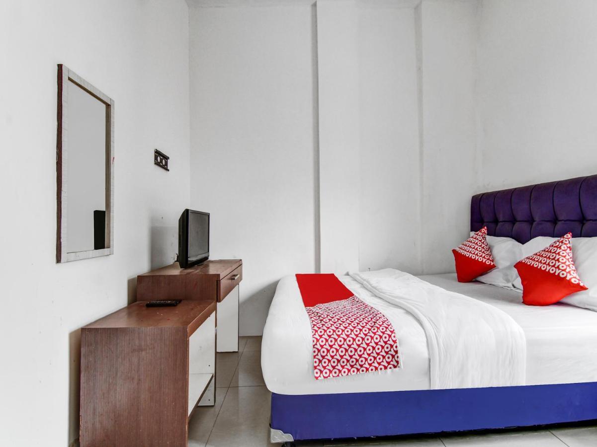 Oyo 90897 Hotel Sepupu Satria Pekanbaru Extérieur photo